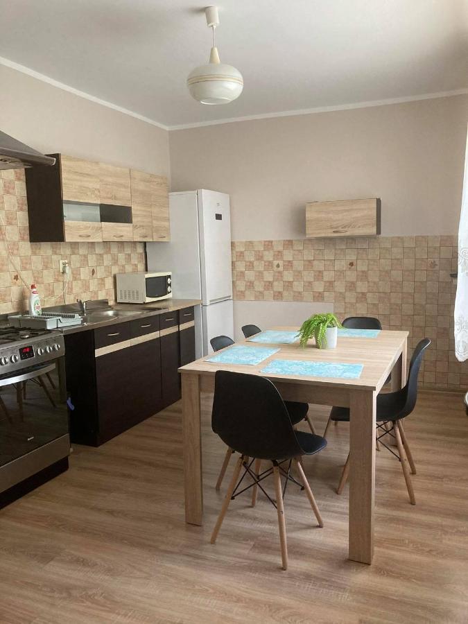 Mieszkanie Na Osiedlu Siedemsetlecia Uniejów Exterior foto