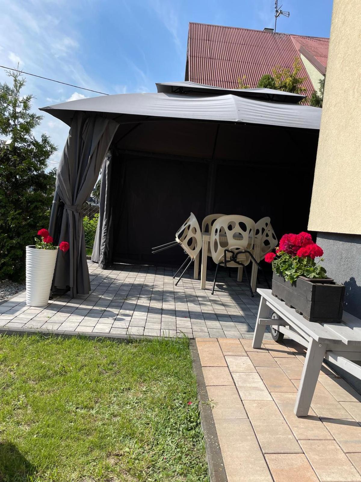 Mieszkanie Na Osiedlu Siedemsetlecia Uniejów Exterior foto